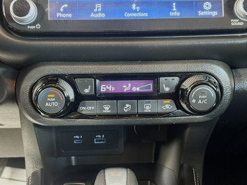 Used 2023 Nissan Kicks SR w/ SR Premium Package FWD image 13