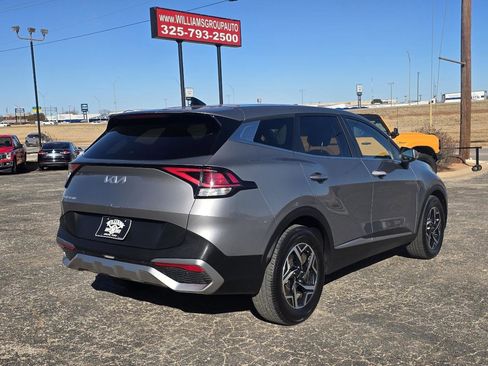 Used 2023 Kia Sportage LX image 7