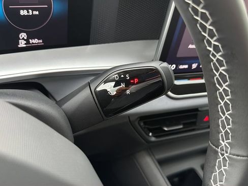 New 2026 Volkswagen Tiguan SE FWD image 16