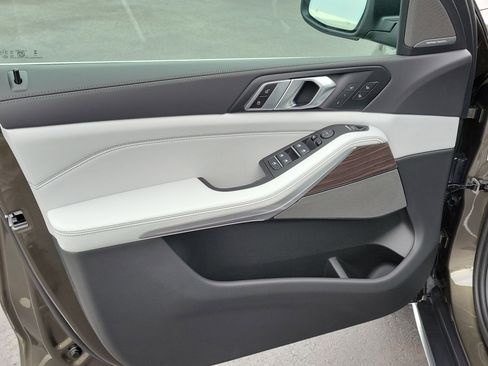 New 2026 BMW X5 xDrive40i w/ Executive Package image 14