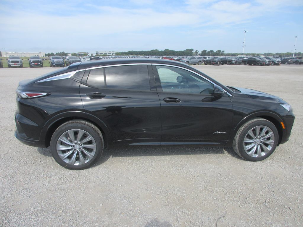 New 2026 Buick Envista Avenir FWD image 3