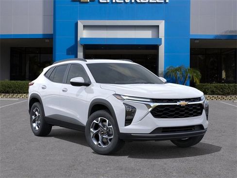 New 2026 Chevrolet Trax LT w/ Sunroof Package image 8