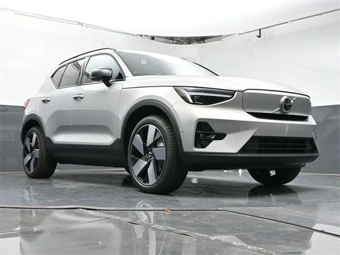 New 2024 Volvo XC40 Recharge Plus w/ Protection Package Premier image 26
