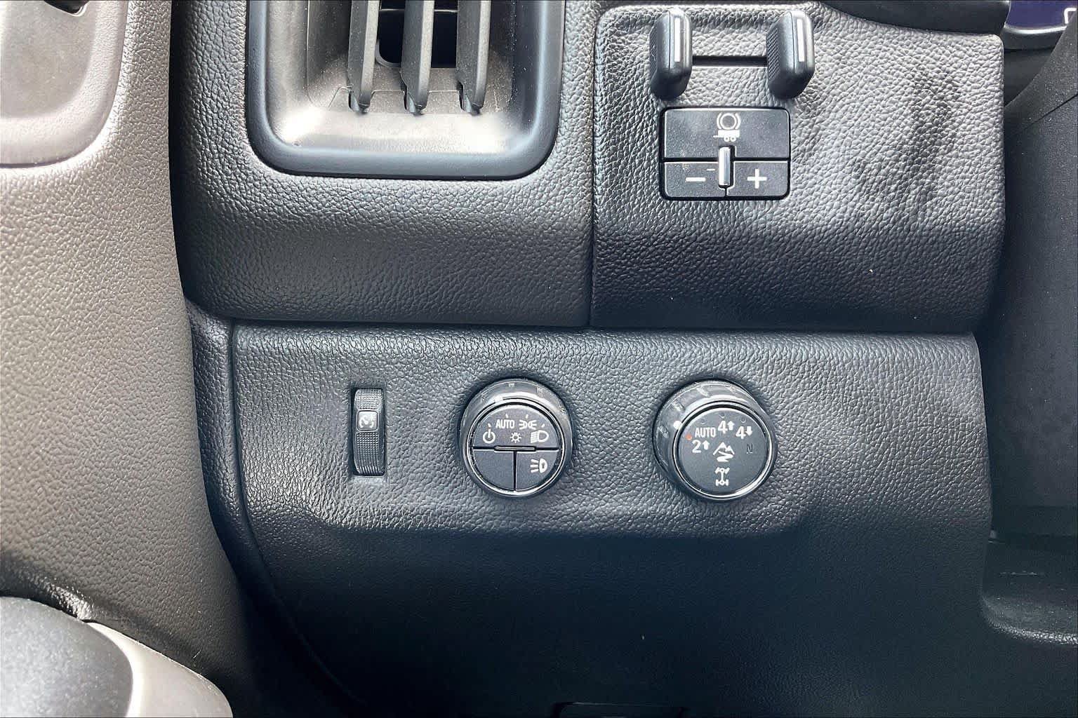 Used 2018 Chevrolet Colorado ZR2 w/ ZR2 Dusk Special Edition AWD/4WD image 32