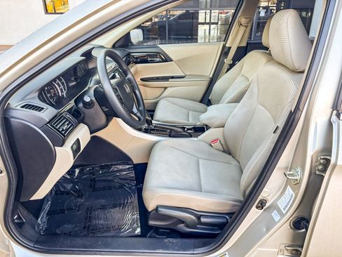 Used 2017 Honda Accord LX image 20