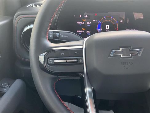Used 2025 Chevrolet Colorado Z71 w/ Z71 Convenience Package 2 AWD/4WD image 24