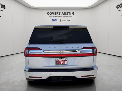 Used 2019 Lincoln Navigator L Reserve image 4