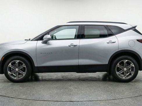 Used 2025 Chevrolet Blazer LT FWD image 5