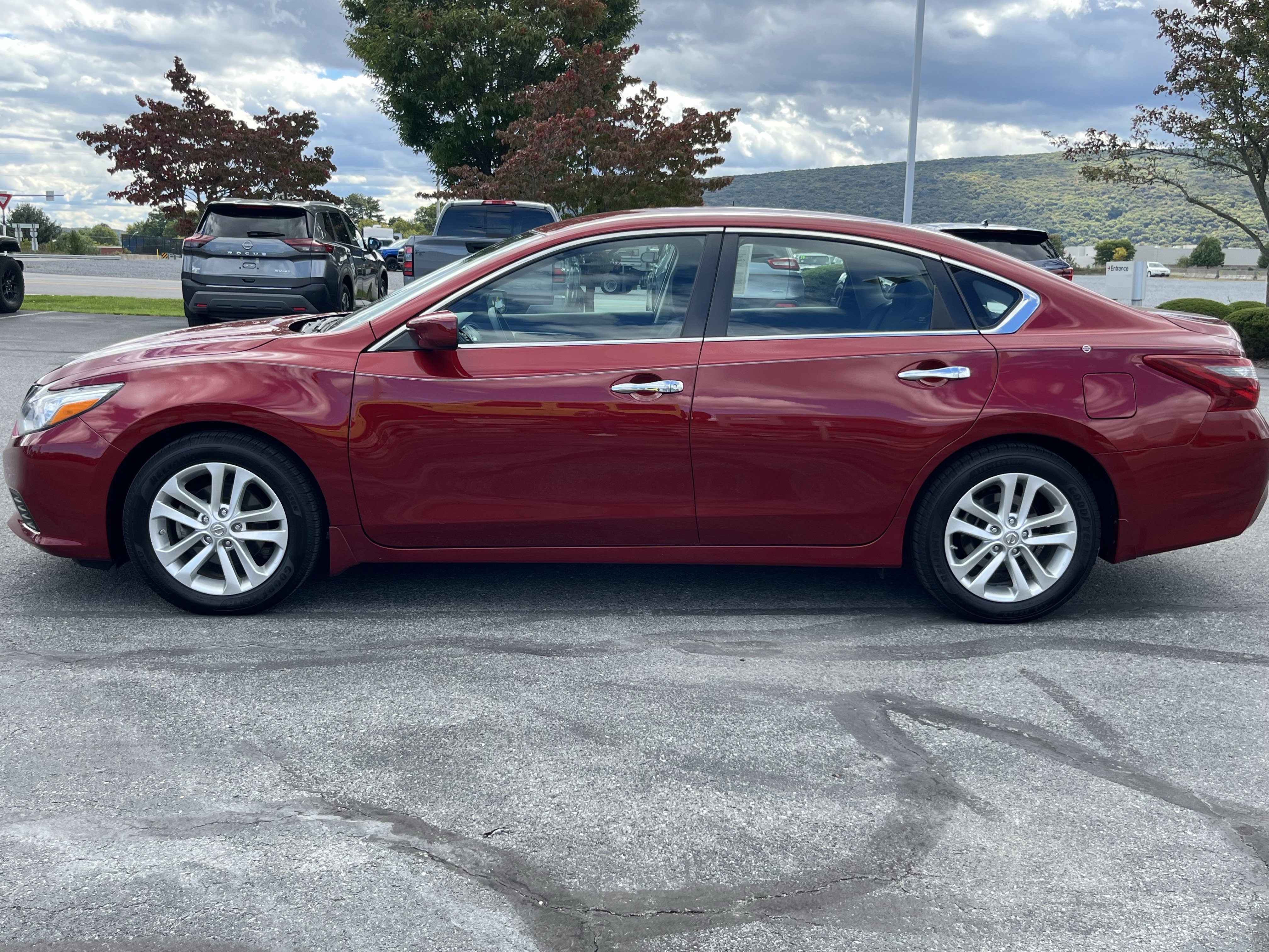 Used 2018 Nissan Altima 2.5 S w/ S Convenience Package FWD image 7
