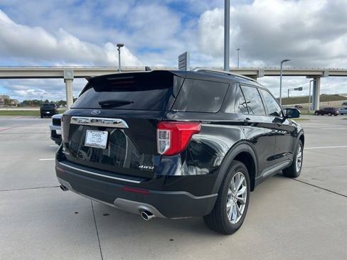 Used 2023 Ford Explorer Limited w/ Equipment Group 301A image 15