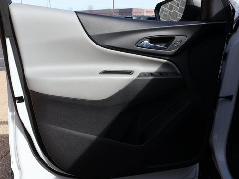 Used 2022 Chevrolet Equinox LS w/ LS Convenience Package image 21