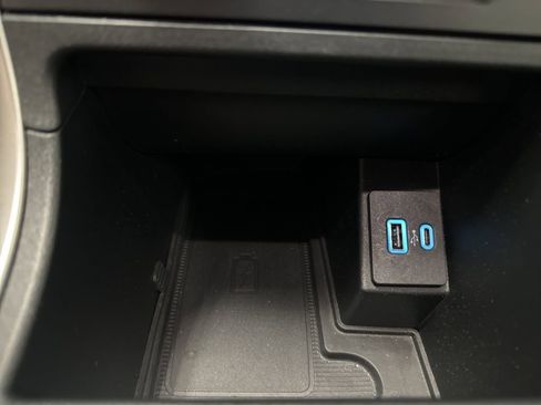 Certified 2024 Ford Edge SEL w/ Convenience Package image 17