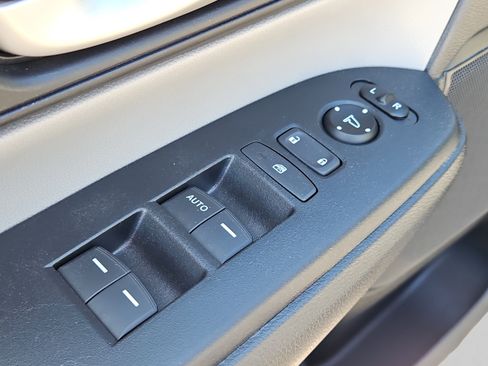 Used 2020 Honda CR-V LX image 13