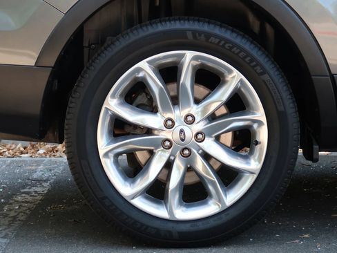Used 2013 Ford Explorer XLT AWD/4WD image 8