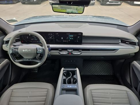 Used 2024 Kia EV9 Land AWD/4WD image 14