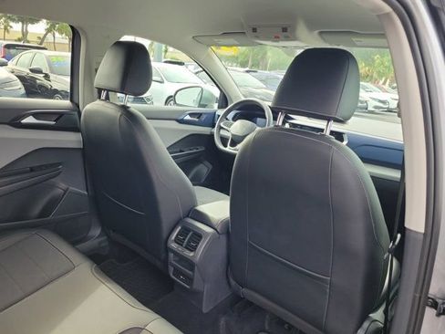Used 2022 Volkswagen Taos SE FWD image 10