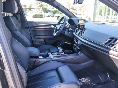 Certified 2025 Audi Q5 e Premium Plus w/ Premium Plus Package AWD/4WD image 18