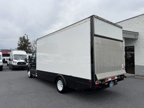 Used 2017 Ford Transit 350 350 HD 2dr 178 in. WB DRW Chas image 2