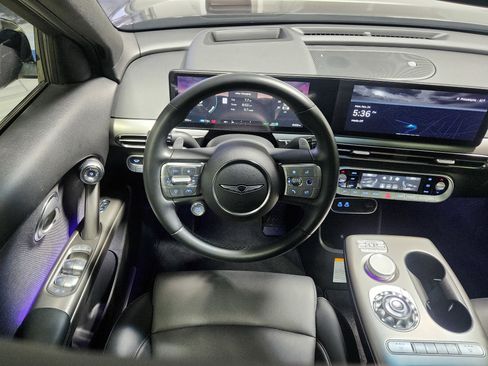 Used 2025 Genesis GV60 RWD image 16