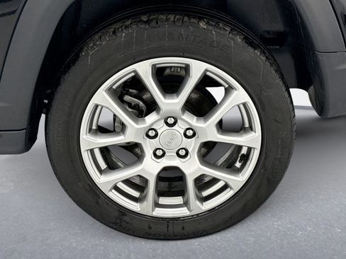 Used 2022 Jeep Compass Latitude image 21