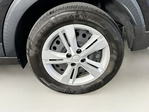 Used 2024 Nissan Kicks S image 11