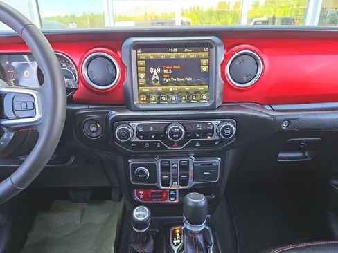 Used 2023 Jeep Gladiator Rubicon w/ LED Lighting Group AWD/4WD image 21
