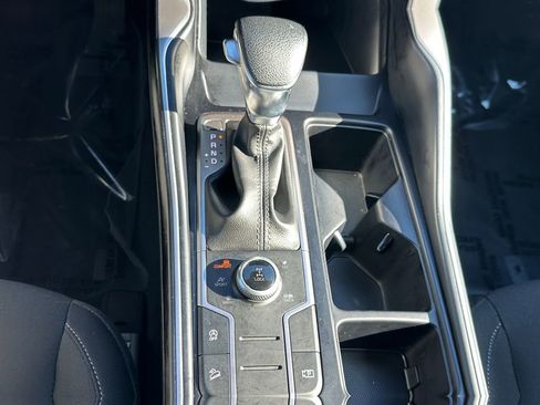 Used 2022 Kia Sorento LX image 16