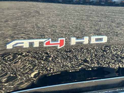 Used 2022 GMC Sierra 2500 AT4 image 30