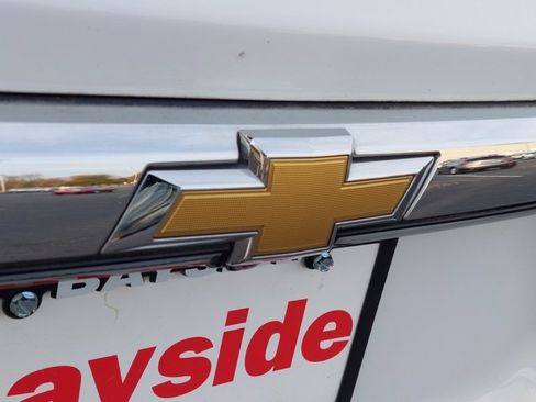 Used 2023 Chevrolet Traverse LT image 37