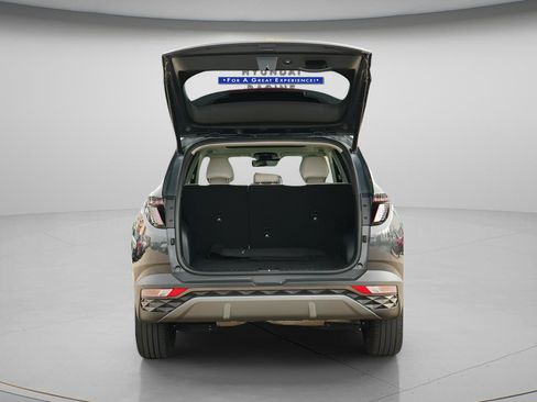 Certified 2023 Hyundai Tucson Limited AWD/4WD image 10