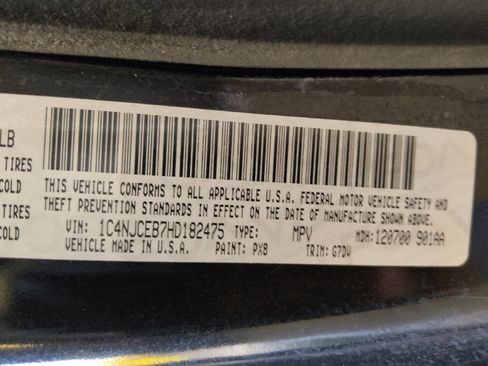 Used 2017 Jeep Compass Latitude FWD image 33