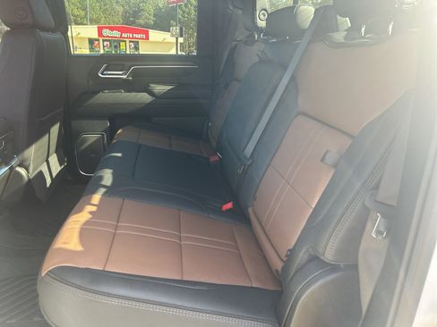 Used 2025 Chevrolet Silverado 3500 High Country w/ High Country Premium Package image 18