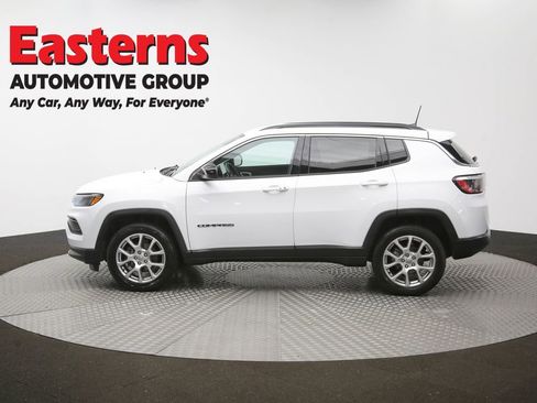 Used 2022 Jeep Compass Latitude AWD/4WD image 58