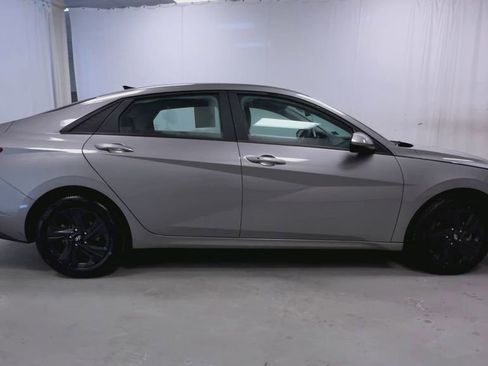 Used 2023 Hyundai Elantra SEL image 9