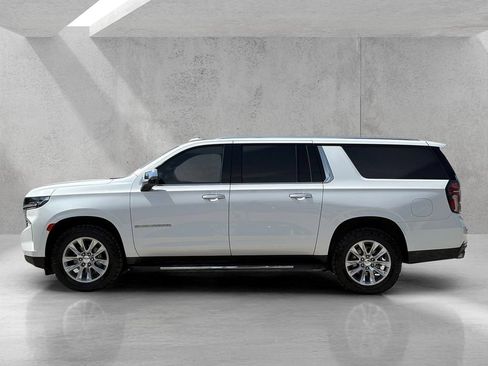 Used 2023 Chevrolet Suburban Premier AWD/4WD image 8