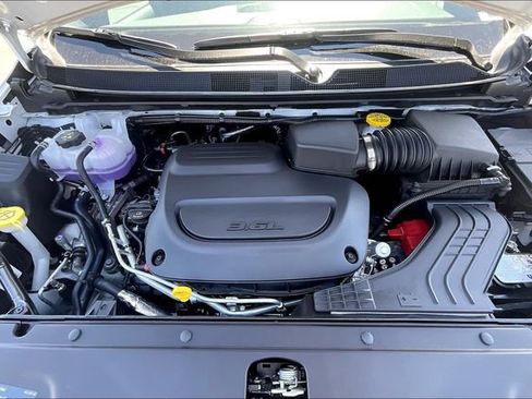New 2026 Chrysler Pacifica Select image 11