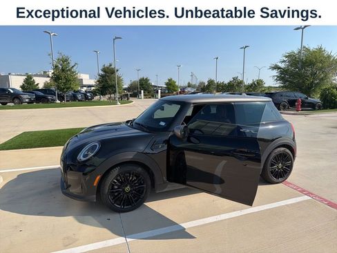 Used 2024 MINI Cooper SE w/ Signature Upholstery Package FWD image 5