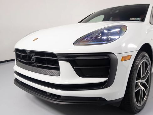 Certified 2026 Porsche Macan AWD/4WD image 39