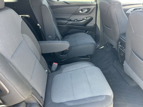 Certified 2023 Chevrolet Traverse LT FWD image 14