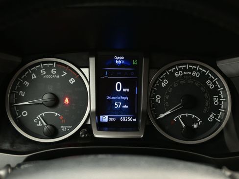 Used 2019 Toyota Tacoma SR5 AWD/4WD image 23