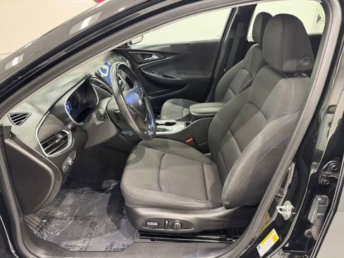 Used 2021 Chevrolet Malibu LT w/ Redline Edition image 11
