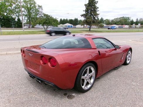 Used 2005 Chevrolet Corvette Coupe w/ Preferred Equipment Group RWD image 6