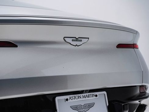 Used 2017 Aston Martin DB11 V12 RWD image 12