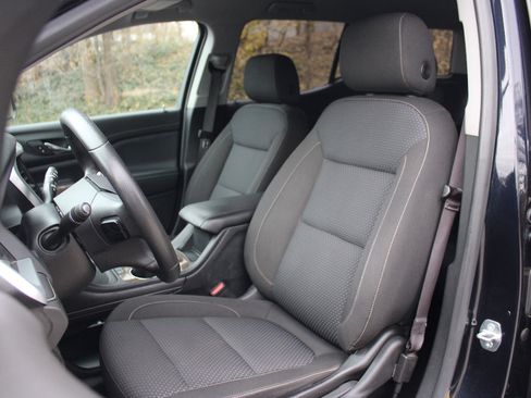 Certified 2021 GMC Acadia SLE image 13