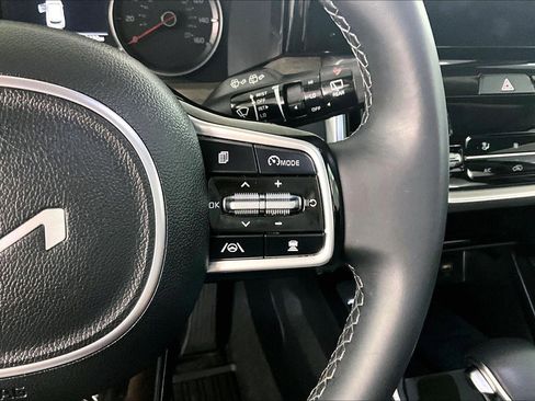 Used 2023 Kia Sorento X-Line EX image 12