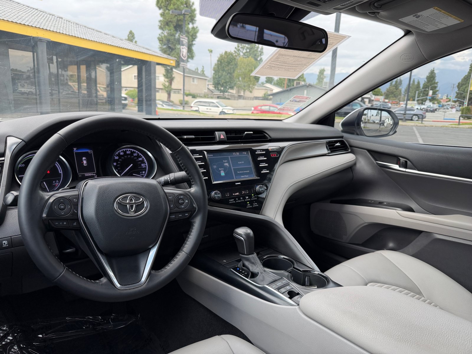 Used 2020 Toyota Camry SE w/ Carpet Mat Package FWD image 17