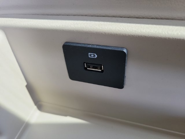 Used 2018 Lincoln Navigator Select w/ Technology Package RWD image 23