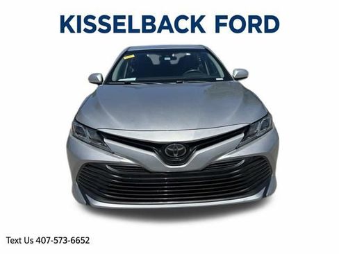 Used 2018 Toyota Camry LE image 8