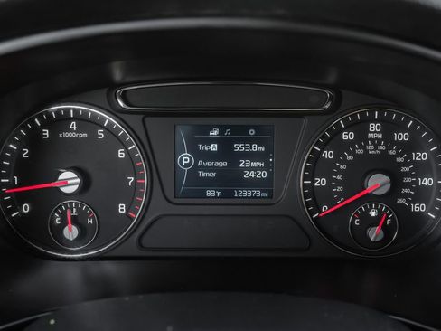 Used 2017 Kia Sorento LX w/ LX Convenience Package image 20