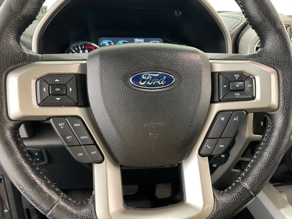 Used 2016 Ford F150 Lariat w/ Equipment Group 502A Luxury AWD/4WD image 5